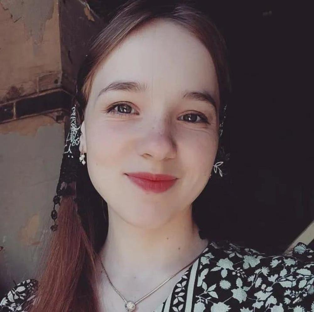 Meet your Posher, Elisabethe